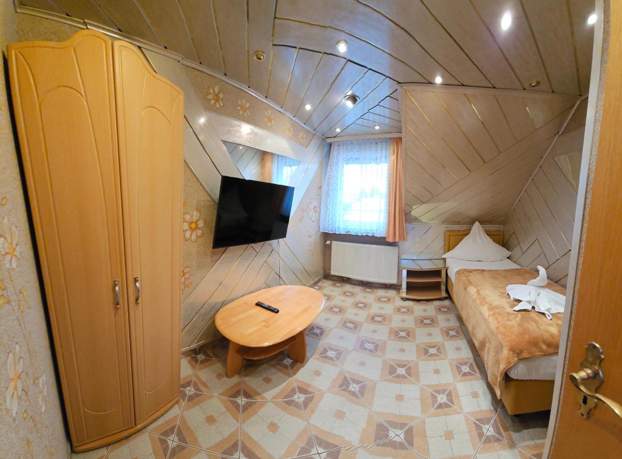 Hotel Tenne Фирнхайм Екстериор снимка
