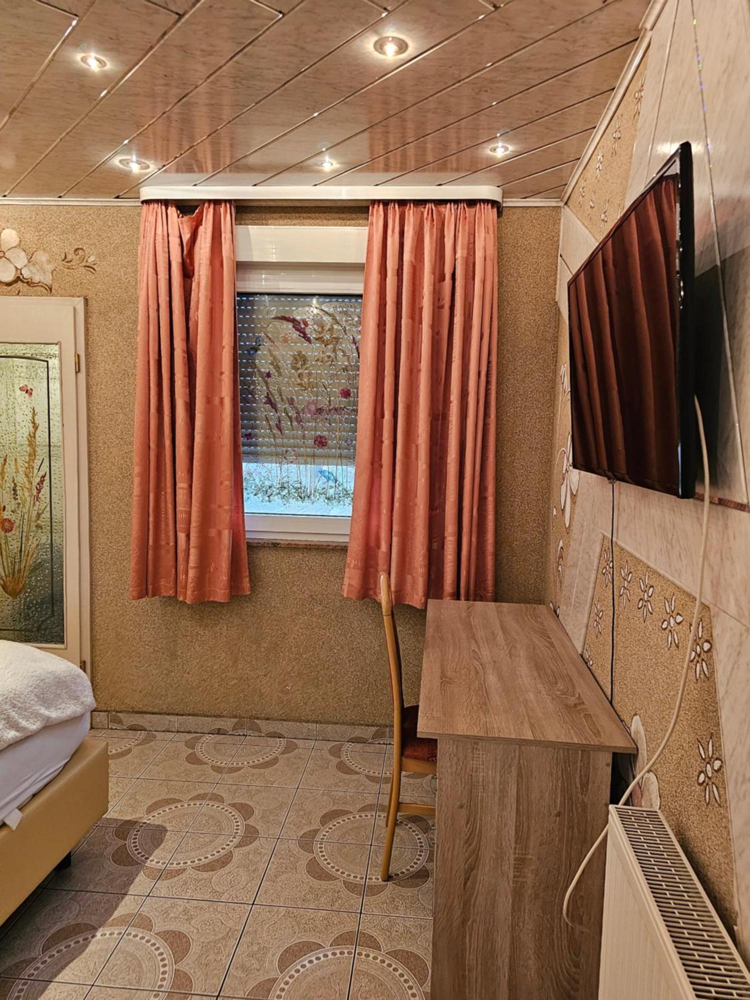 Hotel Tenne Фирнхайм Екстериор снимка