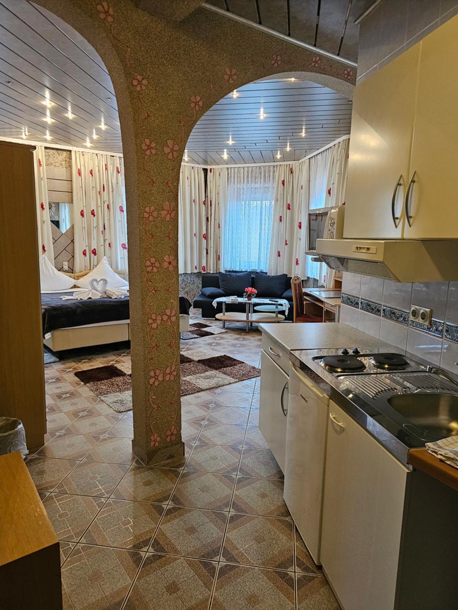 Hotel Tenne Фирнхайм Екстериор снимка