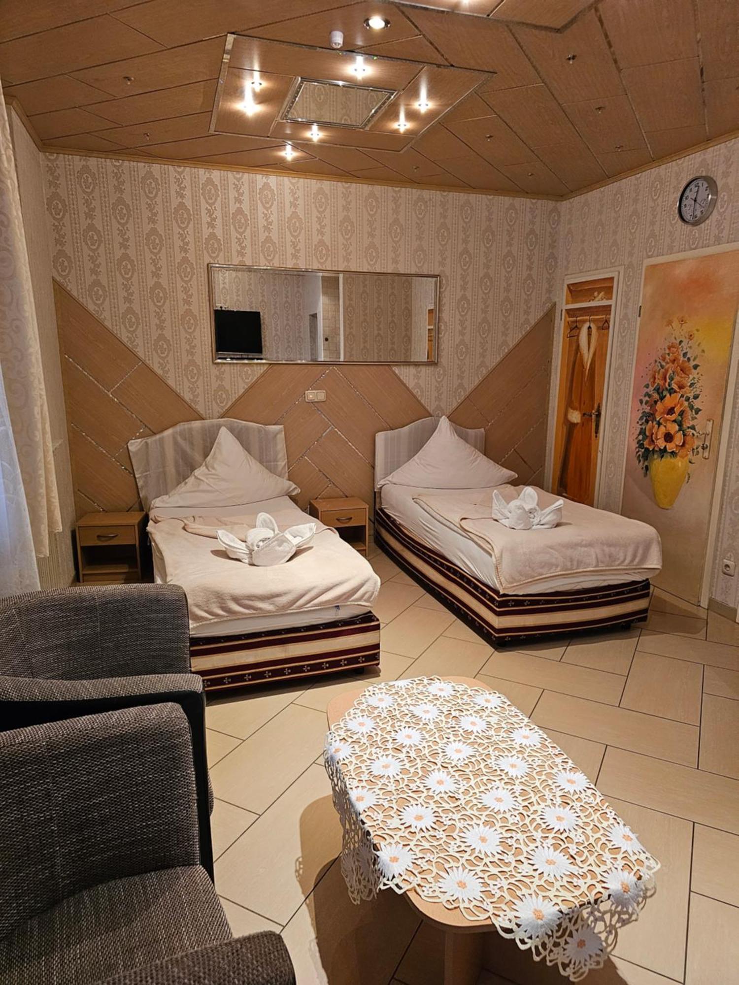 Hotel Tenne Фирнхайм Екстериор снимка