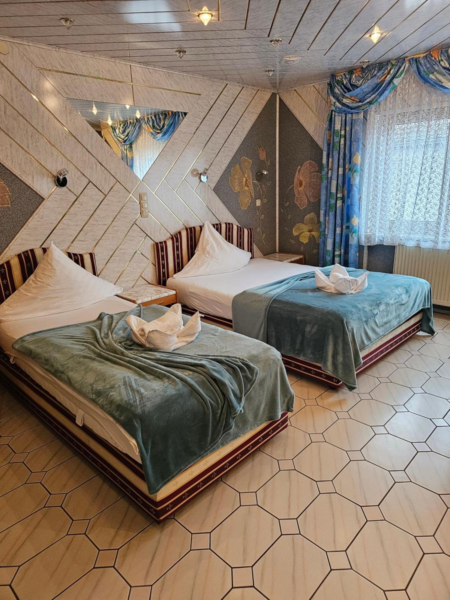 Hotel Tenne Фирнхайм Екстериор снимка