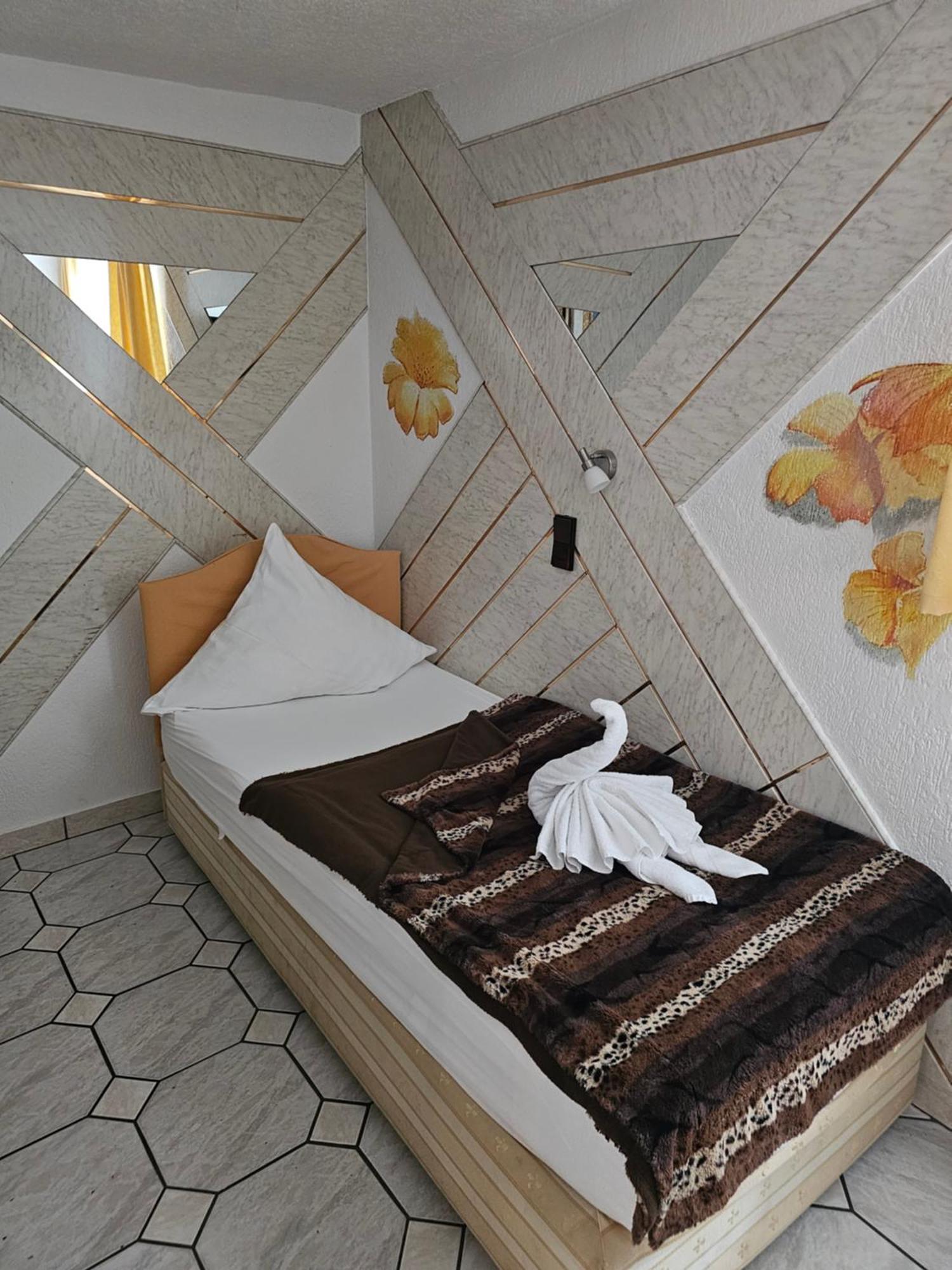 Hotel Tenne Фирнхайм Екстериор снимка