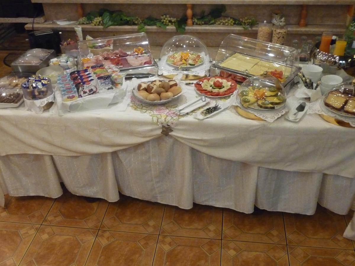 Hotel Tenne Фирнхайм Екстериор снимка
